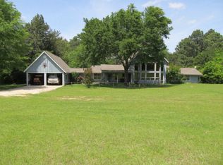 2700 Acr 453, Palestine, TX 75803