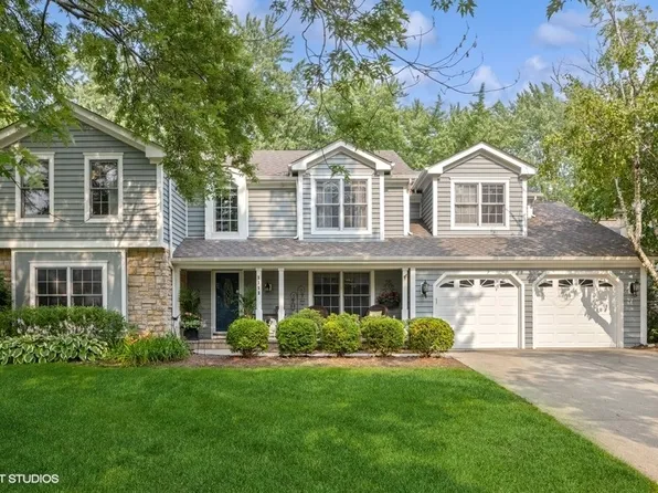 1112 Heatherton Dr, Naperville, IL 60563