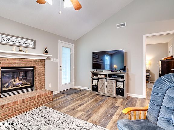 3rd image of 8058 Chambord Way