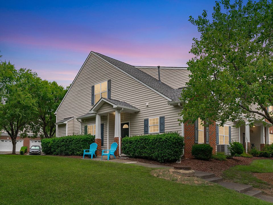 1st image of 206 Basset Hall Dr