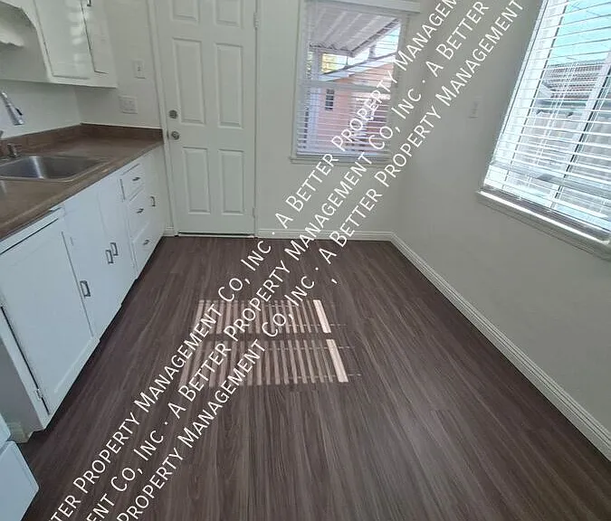6802 Caro St — Photo 2