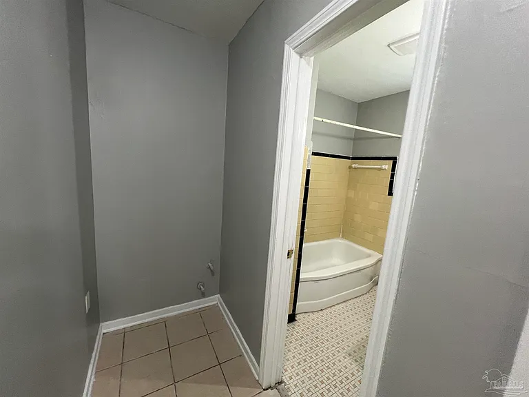 103 Ellinor Ct #B — Photo 13
