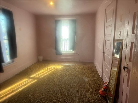 4th image of 5709 Adelphi St
