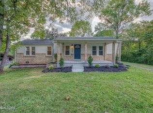 8009 Roy Lowe Ln, Knoxville, TN 37920