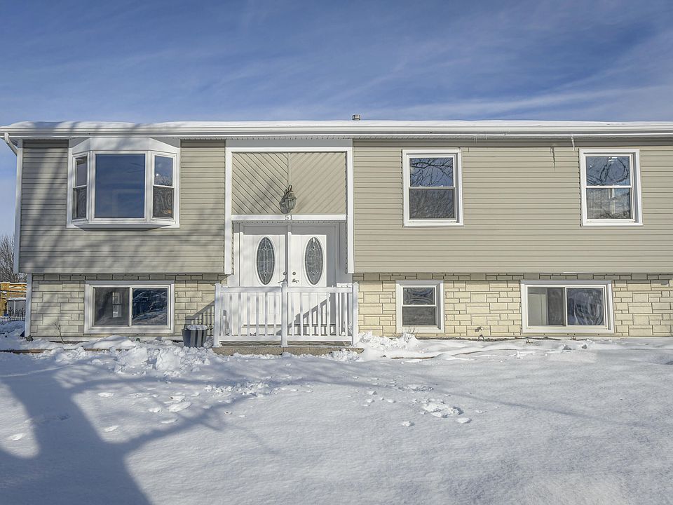 1st image of 51 Monticello Dr