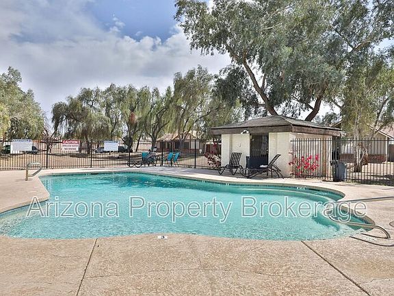 3rd image of 8520 W Palm Ln Unit 1084