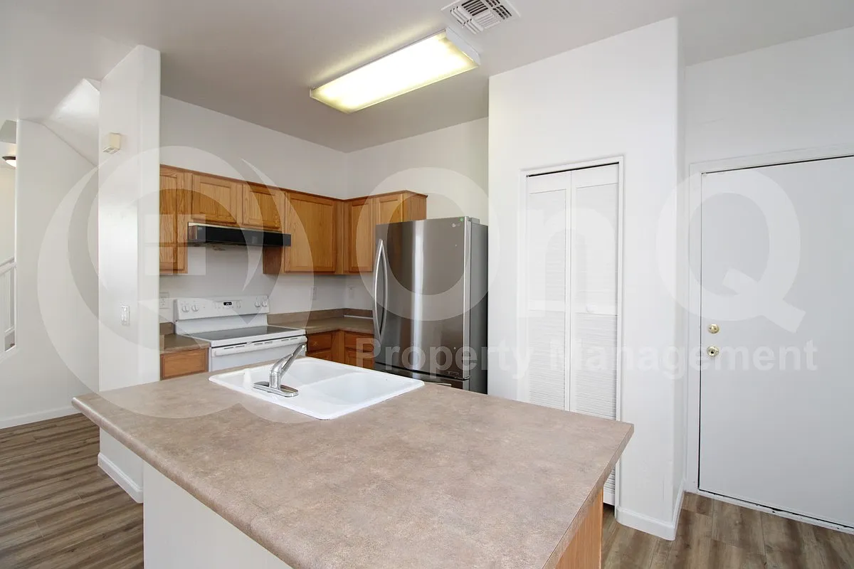 2 bed, 2.0 bath, 1316 sqft, $1,550 — Photo 4