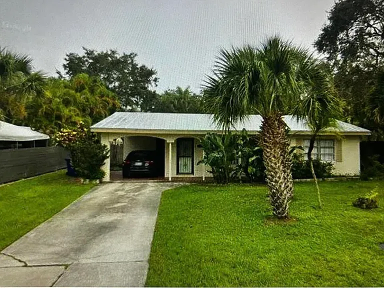 515 Cypress Rd — Photo 2