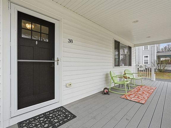 3rd image of 38 Front St
