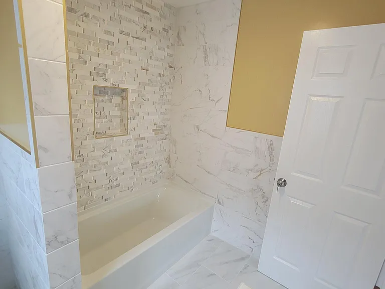 31 Hamilton St — Photo 19