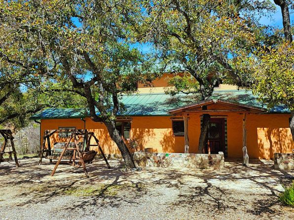 474 Lost Ln., Tarpley, TX 78883