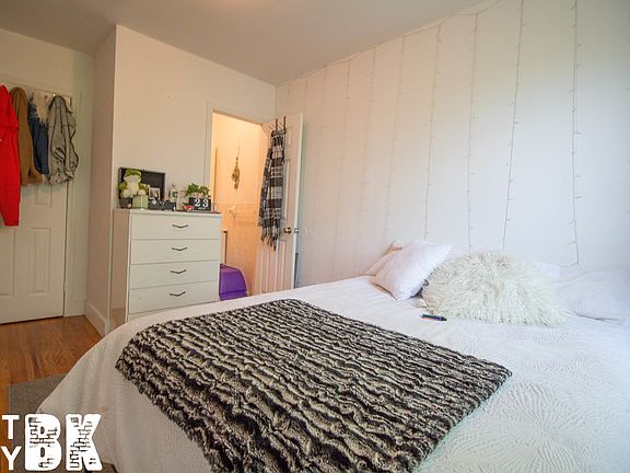 5th image of 539 Evergreen Ave #2E