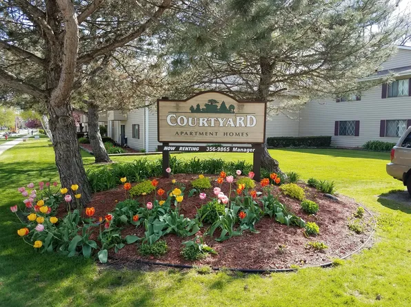 Courtyard Apartment Homes - 812