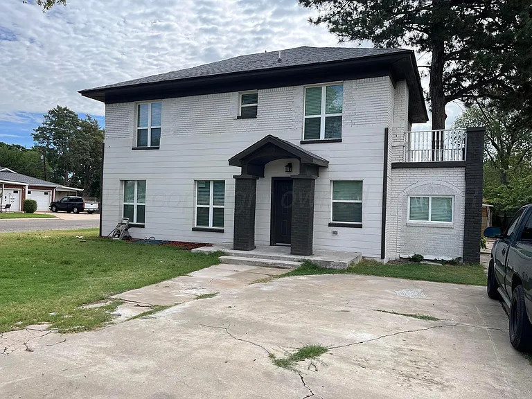3101 S Van Buren St — Photo 1