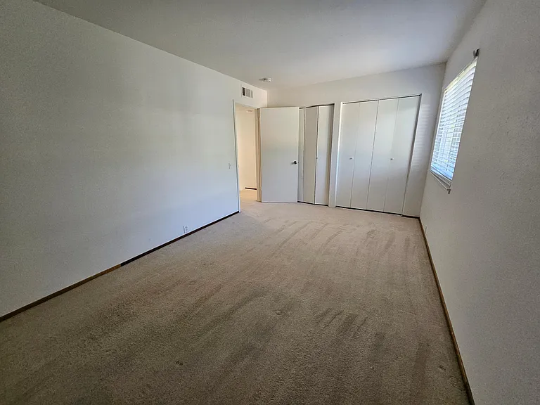 1581 Drake Dr — Photo 12
