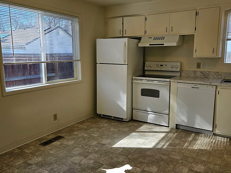3519 N Woody Dr — Photo 8