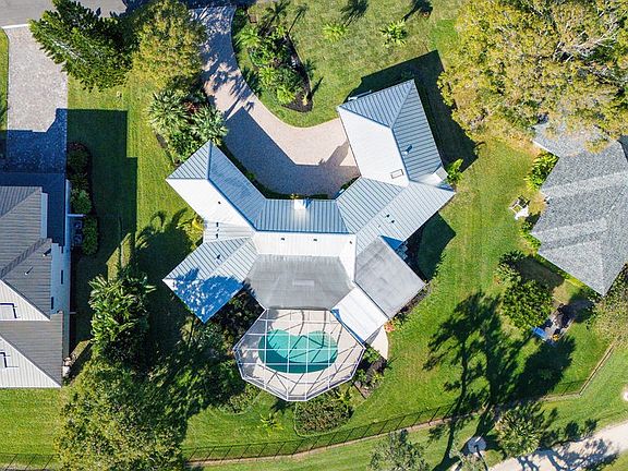 3rd image of 2530 Fairway Dr