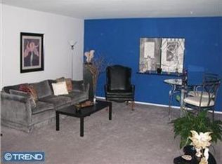 31 Gallant Ln, Willingboro, NJ 08046