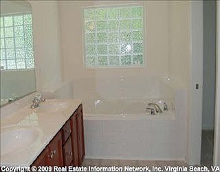 4th image of 1206 Gunn Hall Dr #B