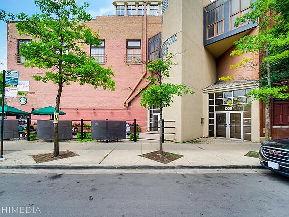 3rd image of 1000 W Diversey Pkwy APT 3B