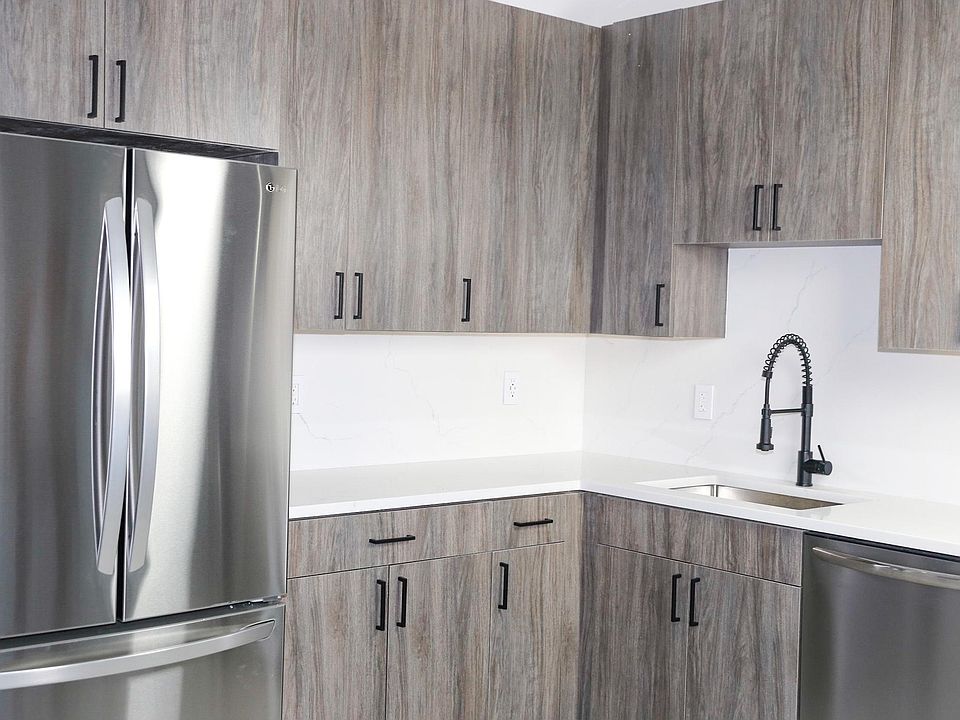 1st image of 80 Roseland Ave #302