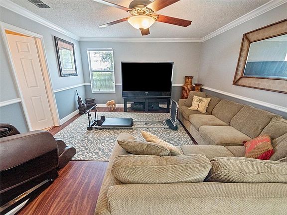 5th image of 1036 Horseshoe Falls Dr