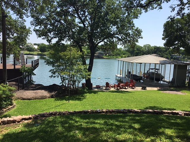 1st image of 413 River Lake Dr