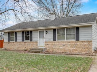 W198N17033 Ridgeway Dr, Jackson, WI 53037