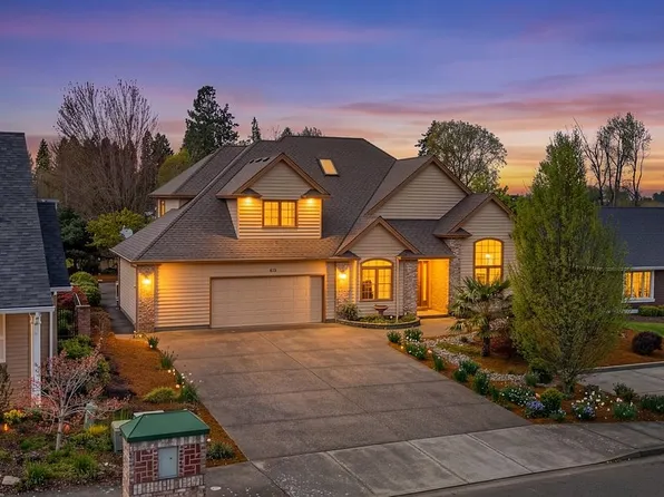 2815 Hazelnut Dr, Woodburn, OR 97071