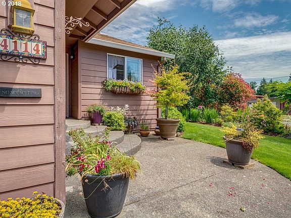 5th image of 4114 NE 48th St