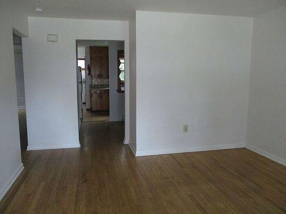 4th image of 8 Kenalcon Dr