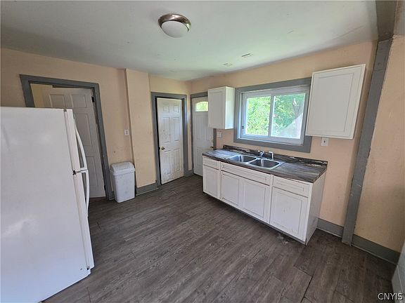 5th image of 449 W Ostrander Ave