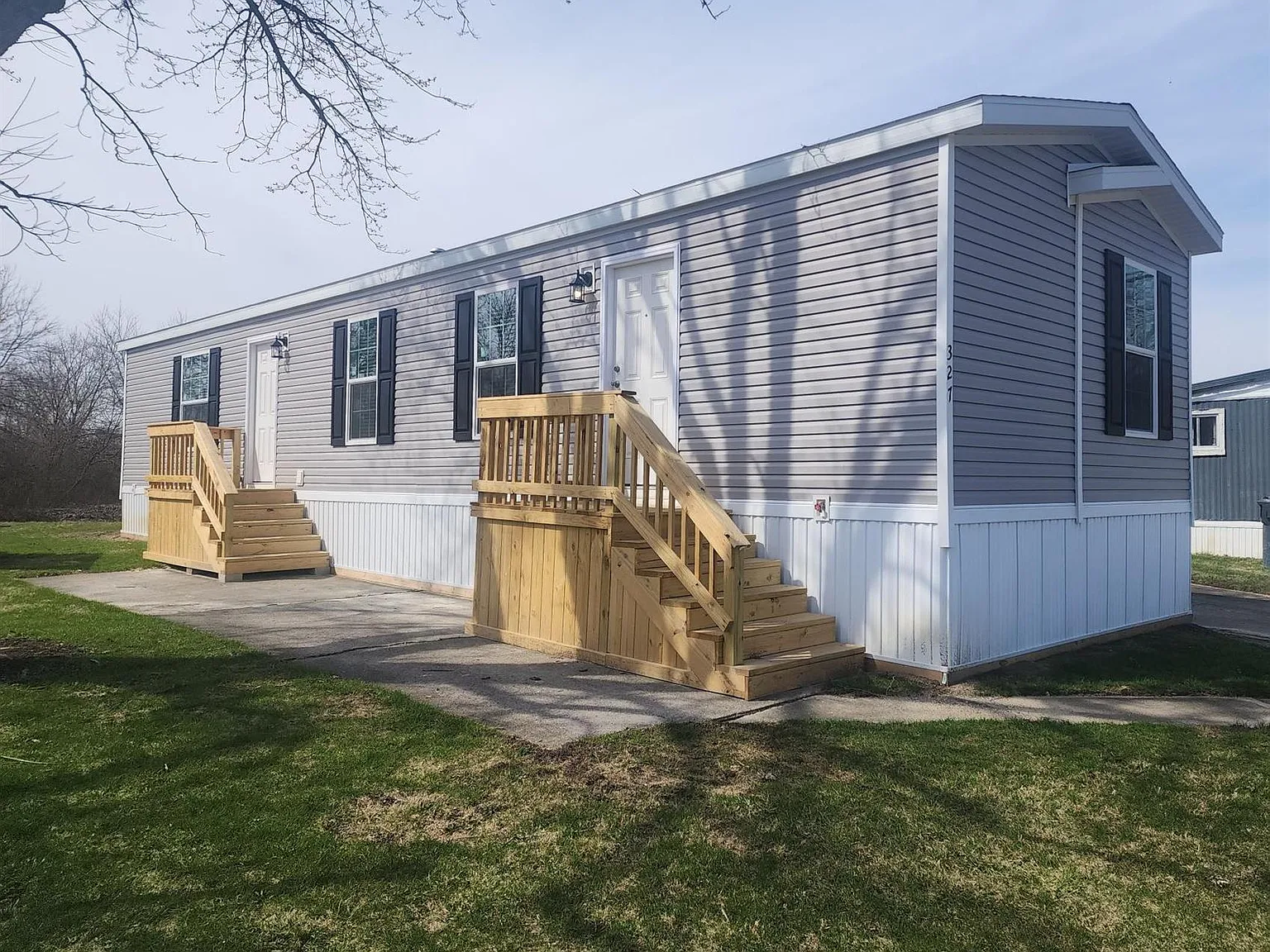 2 bed, $909 — Photo 1