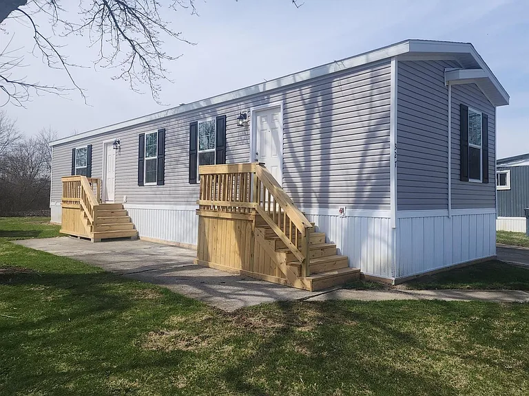 327 Loden Dr — Photo 1