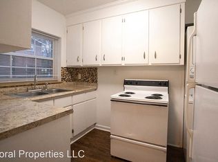 3 E 65th St APT 1, Savannah, GA 31405