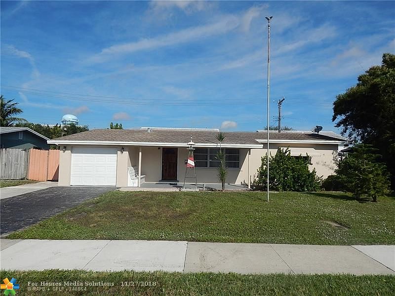 1st image of 105 SE 10th Ct