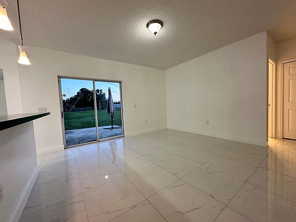 3rd image of 335 Marquee Dr