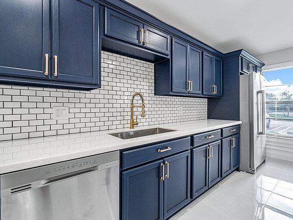 3rd image of 2460 Juniper Dr APT 101