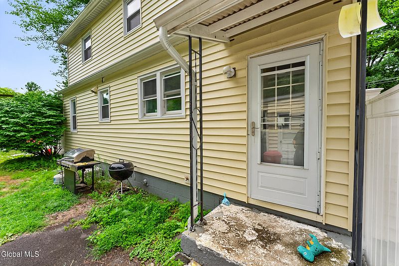 2nd image of 3 Hillview Terrace