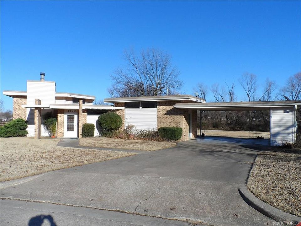 1st image of 1900 Swan Ln