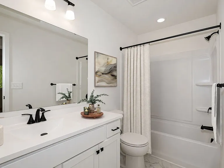 1625 Reagan Dr — Photo 8