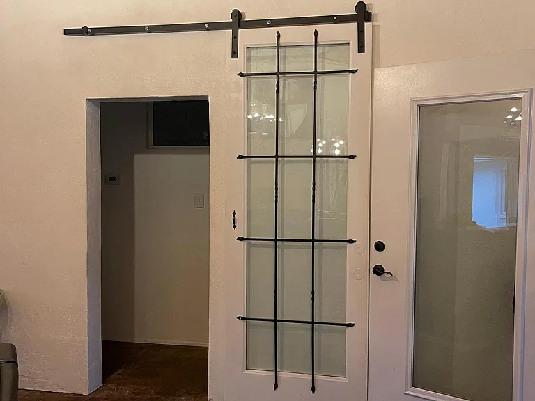 411 W Flora St — Photo 22