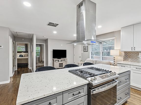 2nd image of 5270 Edenshire Ave