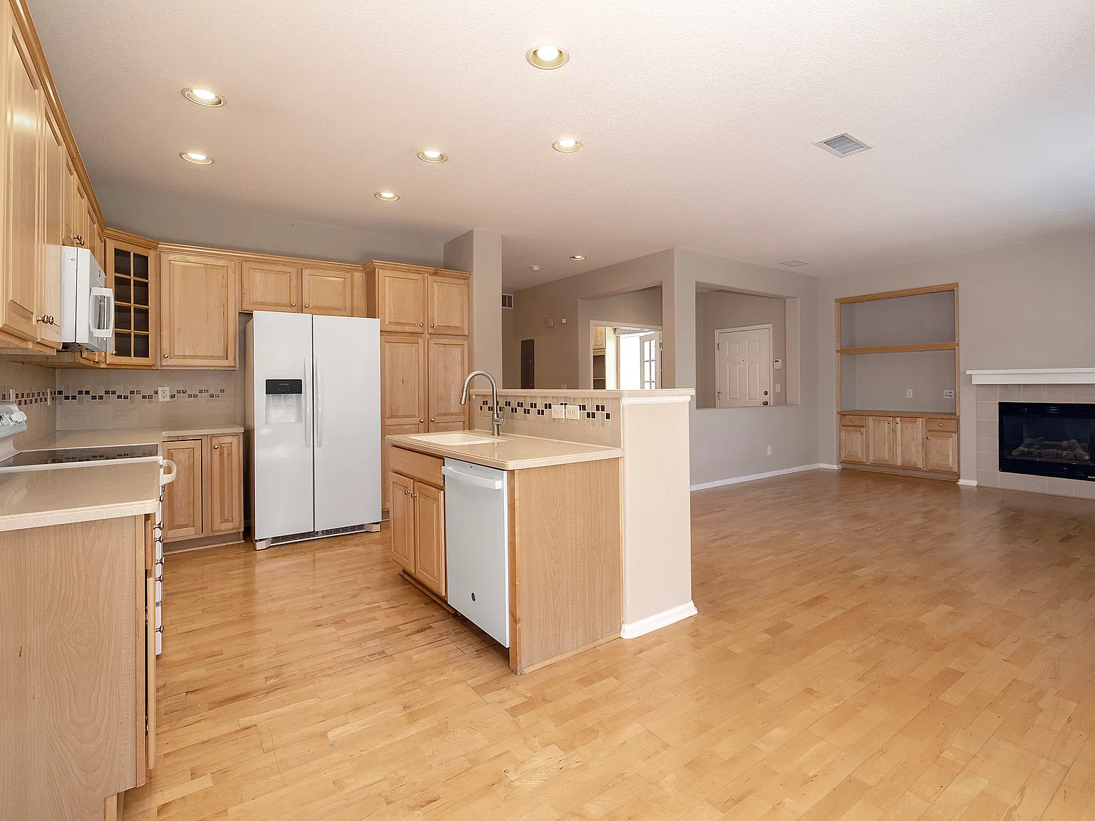 10579 Parkington Lane — Photo 3