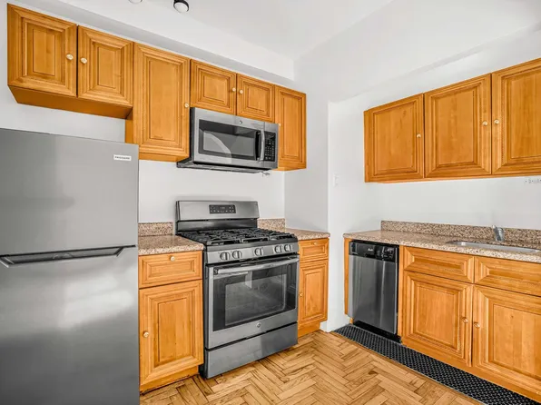 245 East 11th Street image 5 of 15