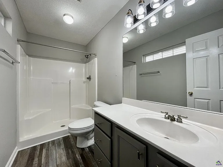 321 Deerfield Cir — Photo 16