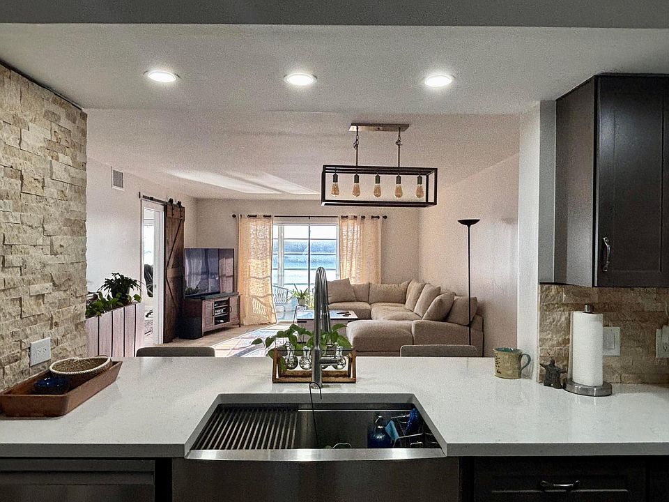 1st image of 1501 SW 134th Way Unit 304