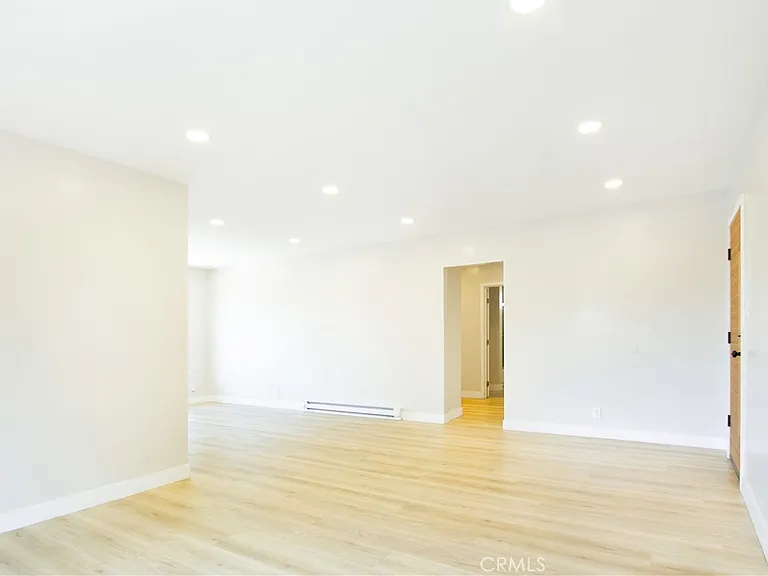 2027 Vista Del Mar St #6 — Photo 3