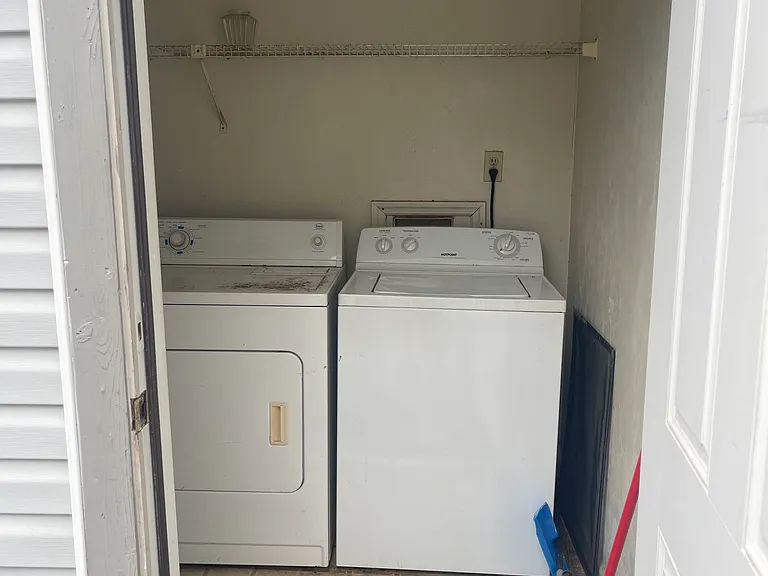 1320 Burgess Dr #1320 — Photo 15
