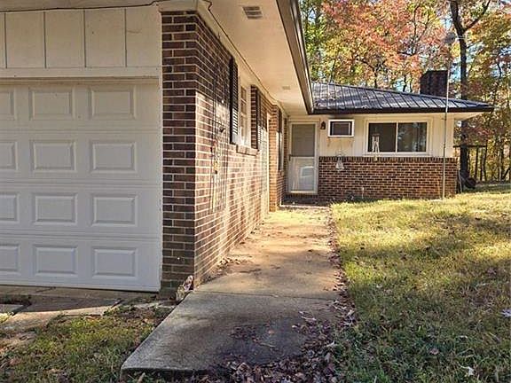 3rd image of 735 Seabreeze Lake Rd